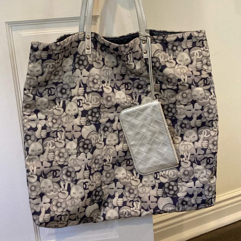 Chanel large emoticon tote cat peace emoji